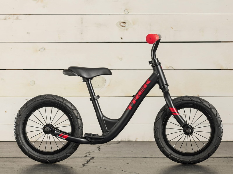 TREK トレック Kickster Matte Trek Black  キックバイク(キッズバイク)