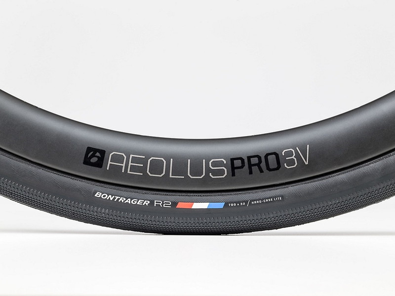 bontrager ボントレガー Tire Bontrager R2 Hard-Case Lite 700x25c