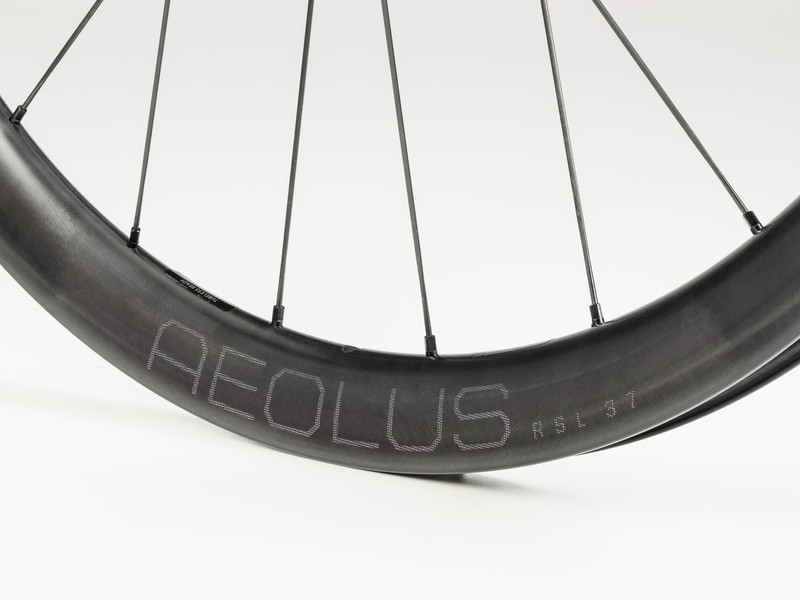 Bontrager ボントレガー Aeolus RSL 37 TLR ディスク Rear, Shimano/SRAM Road 9/10/11-speed  ロードホイール